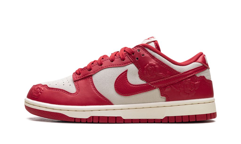 Dunk Low WMNS "Red Roses" Keesef