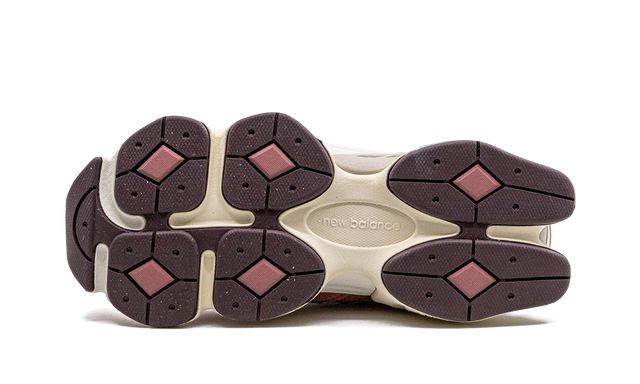 New Balance 9060 Cherry Keesef