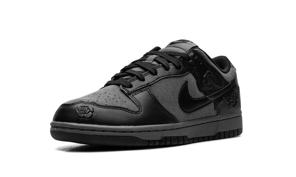 Dunk Low WMNS "Black Roses" Keesef 