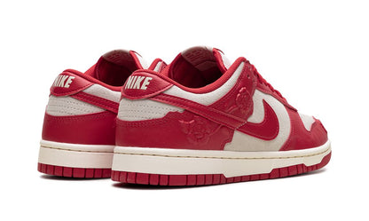 Dunk Low WMNS "Red Roses" Keesef 