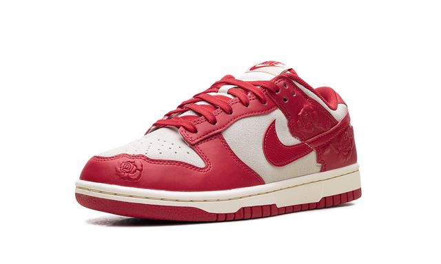 Dunk Low WMNS "Red Roses" Keesef 