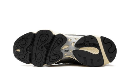 New Balance 1000 Silver Metallic Keesef