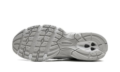 New Balance 530 Silver Metallic Polka Dots ASICS Gel-NYC Oatmeal Obsidian Grey Keesef