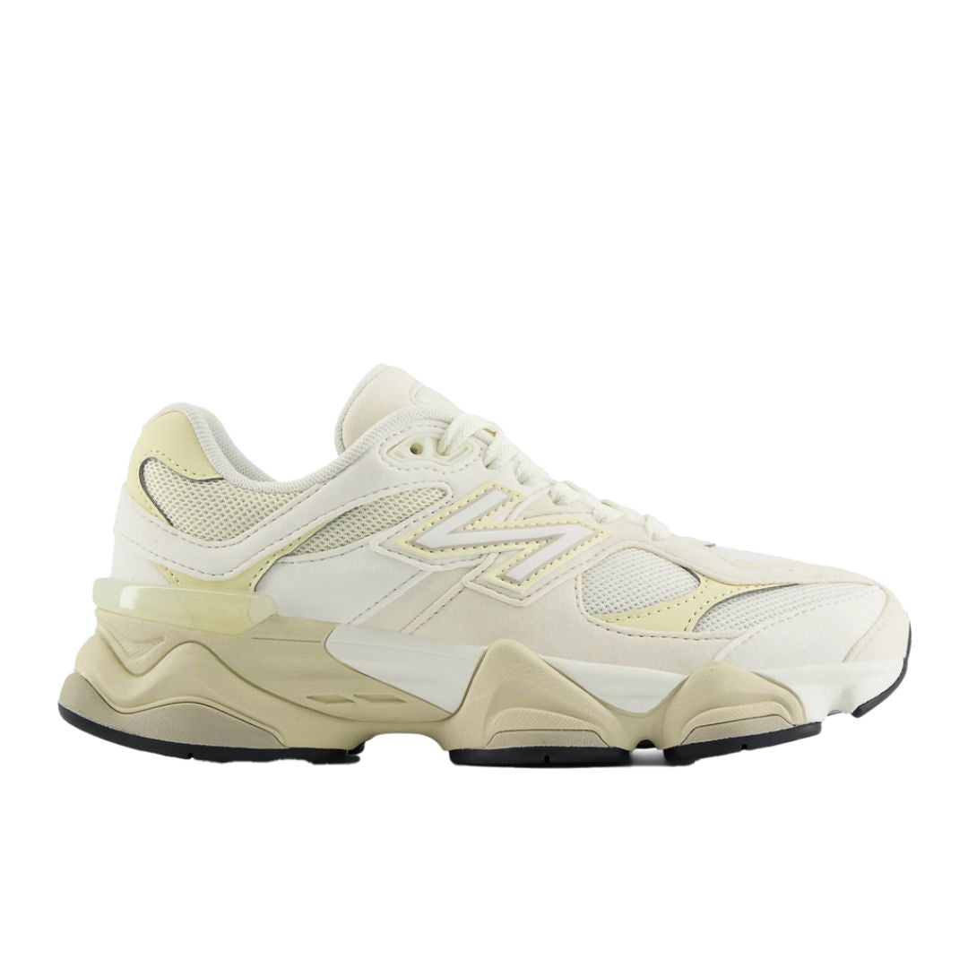 New Balance 9060 GS Sea Salt Linen New Balance 9060 Quartz Grey Keesef