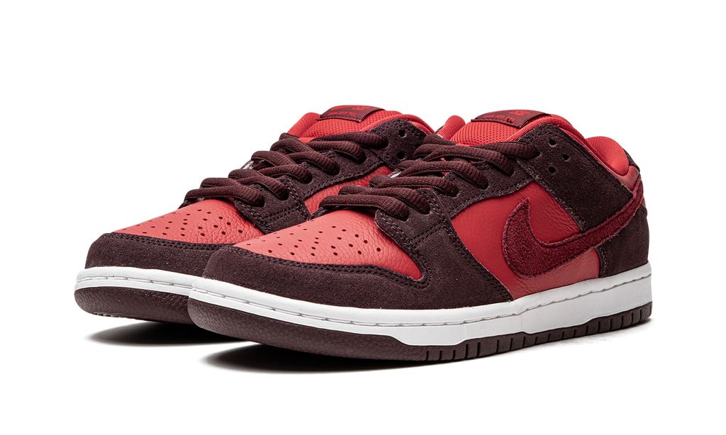 Nike SB Dunk Low Cherry Nike SB Dunk Low Cherry Keesef