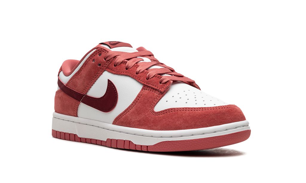 Nike SB Dunk Low Valentines Day (2024) Keesef