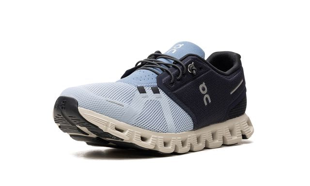 On Running Cloud 5 Midnight | Chambray Keesef