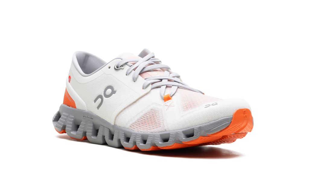 On Running Cloud X 3 Ivory Alloy Keesef